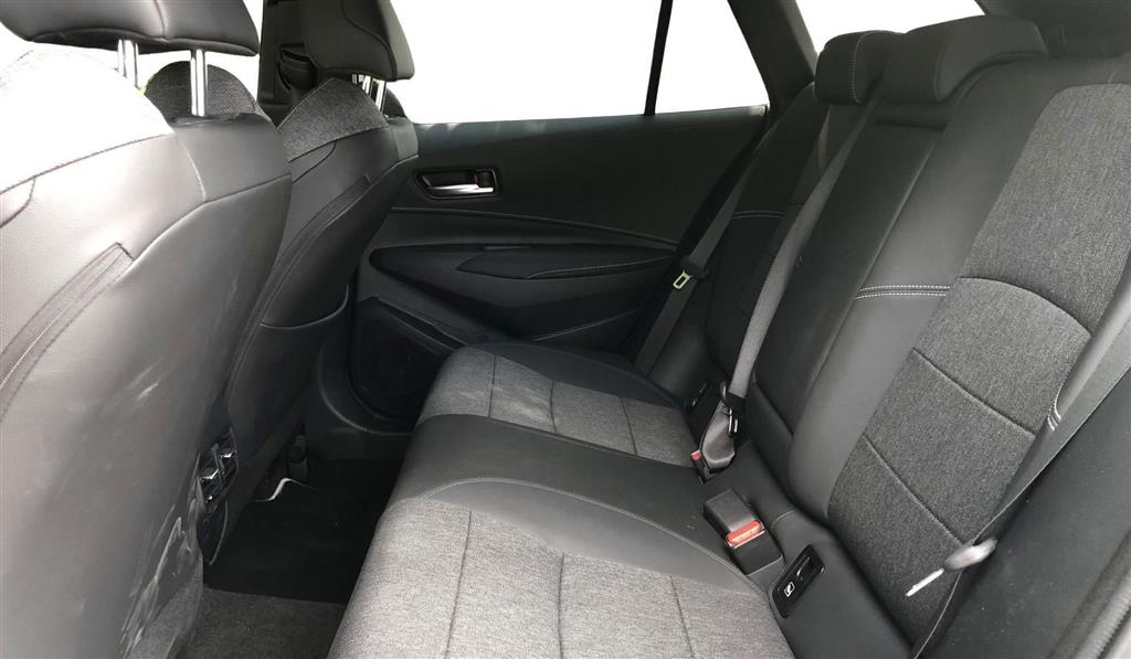 Toyota Corolla Touring Sports 1,8 Hybrid Style E-CVT 140HK Stc Trinl. Gear - Image 8