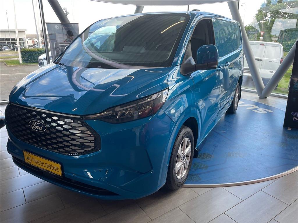 Ford E-Transit Custom 320 L1H1 EL Limited 218HK Van Aut. - Image 2