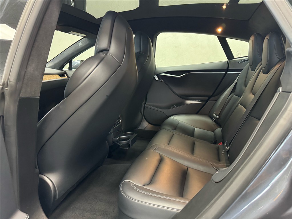 Tesla Model S EL Long Range AWD 573HK 5d Aut. - Image 13