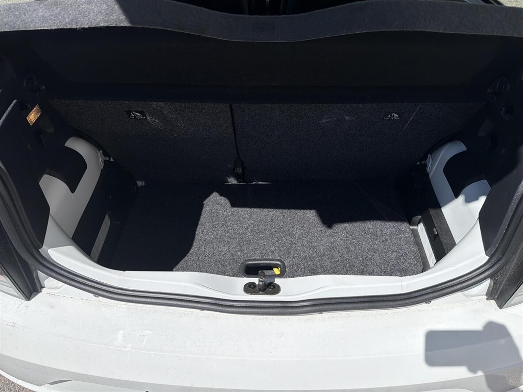 VW e-up EL 83HK 5d Aut. - Image 8
