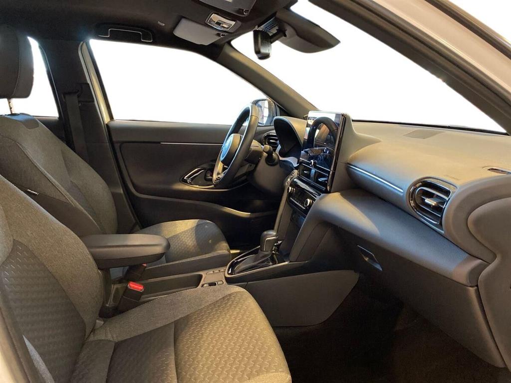 Toyota Yaris Cross 1,5 Hybrid Style Comfort 116HK 5d Trinl. Gear - Image 11