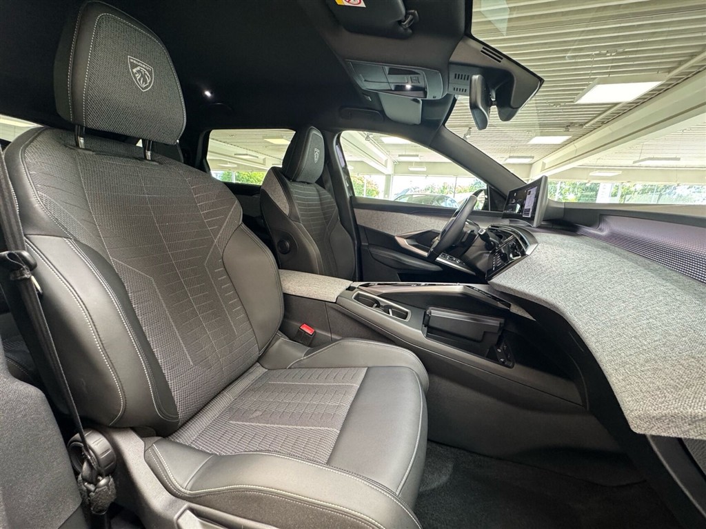 Peugeot e-5008 EL GT Pack 210HK 5d Aut. - Image 9