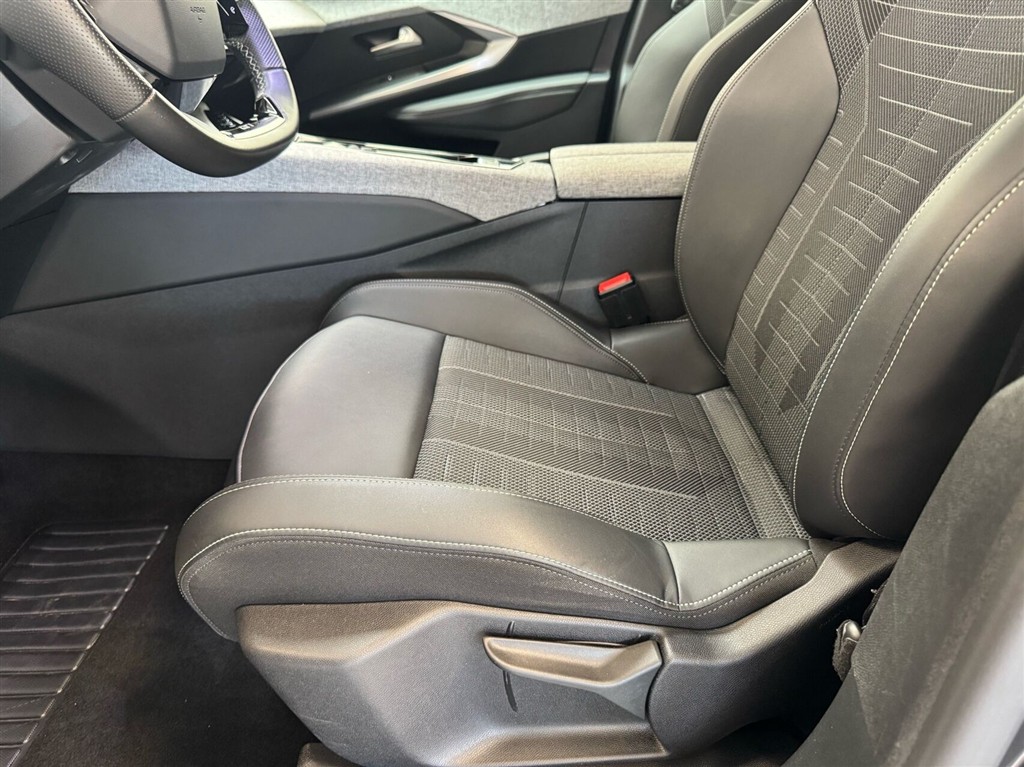 Peugeot e-5008 EL GT Pack 210HK 5d Aut. - Image 17