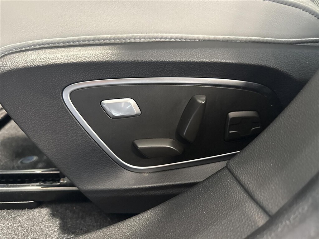Renault Scénic E-TECH Iconic 220HK Aut. - Image 18