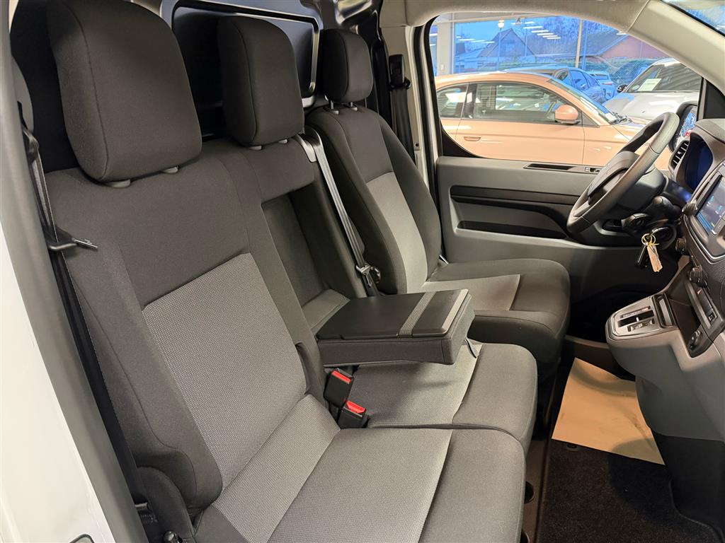 Peugeot e-Expert L2 EL Plus 136HK Van Aut. - Image 8