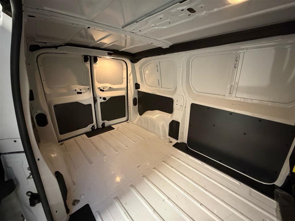 Peugeot e-Expert L2 EL Plus 136HK Van Aut. - Image 14