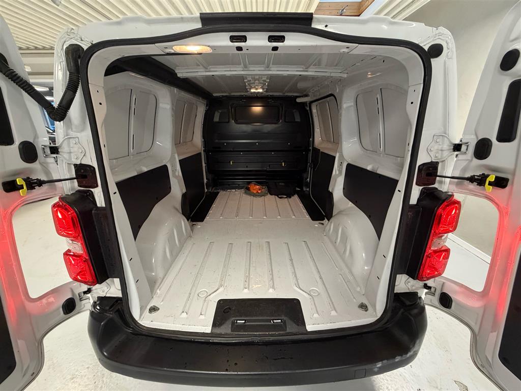 Peugeot e-Expert L2 EL Plus 136HK Van Aut. - Image 15