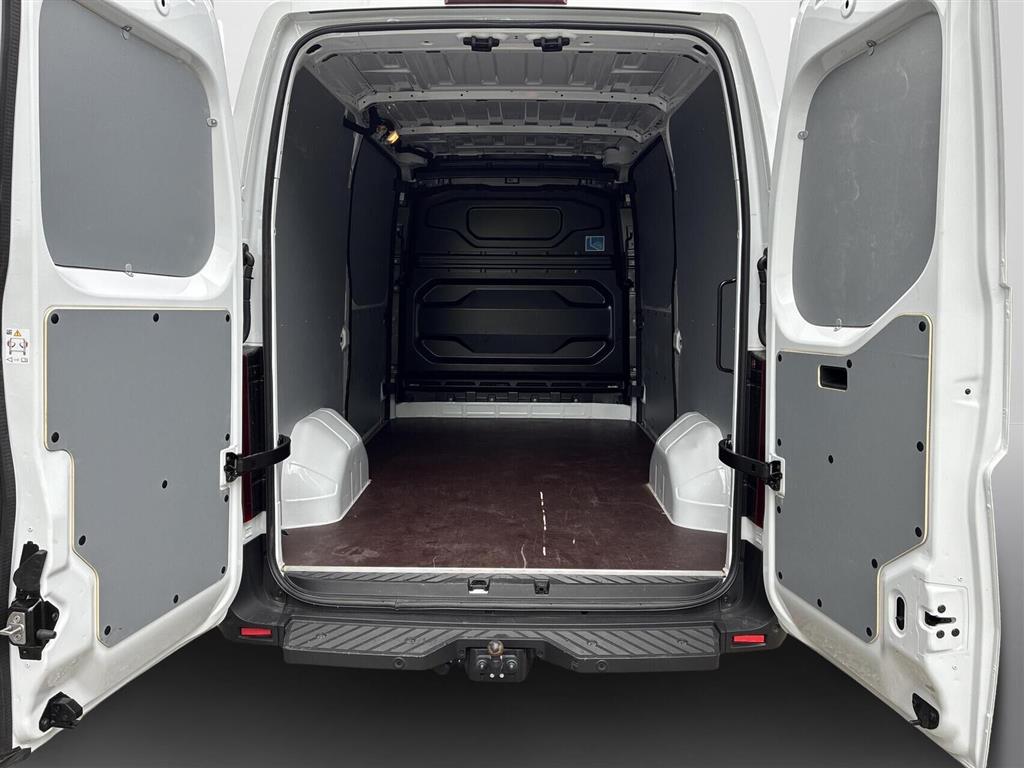 Renault Master T35 L2H2 EL Tekno 140HK Van Aut. - Image 10