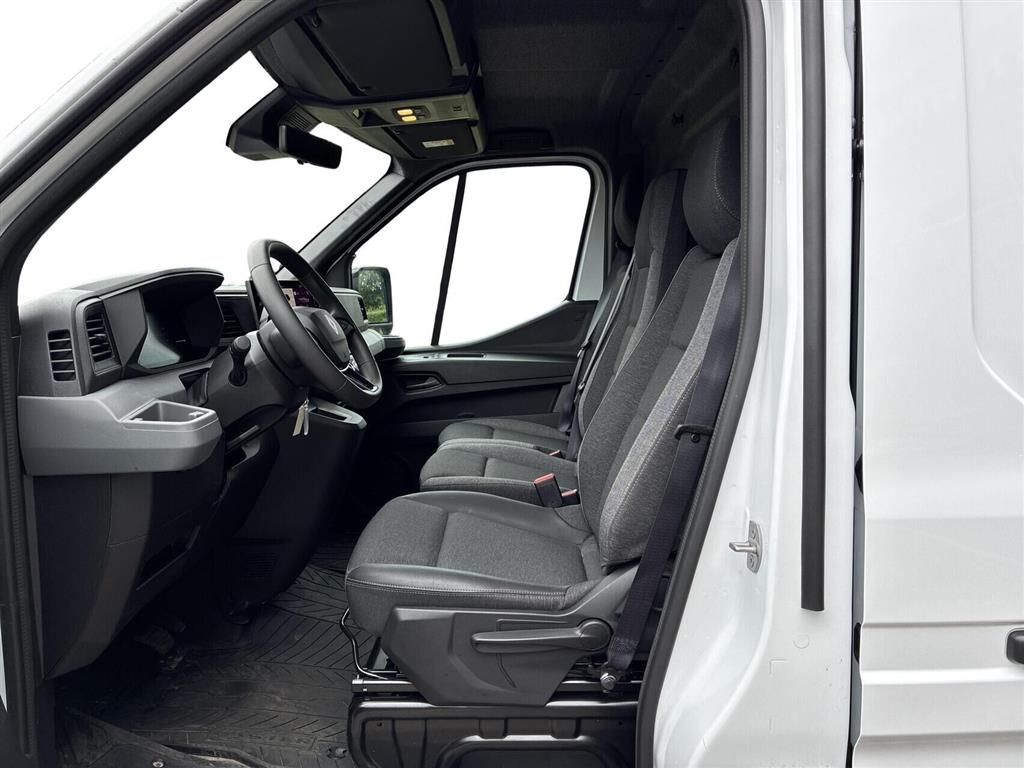 Renault Master T35 L2H2 EL Tekno 140HK Van Aut. - Image 4