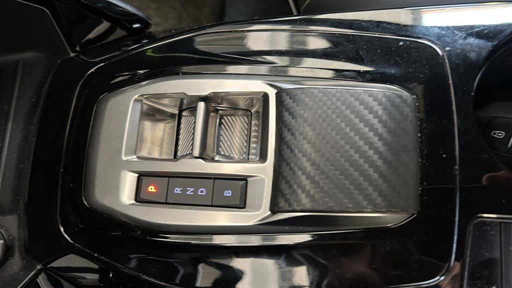 Peugeot e-2008 EL GT 156HK 5d Aut. - Image 16