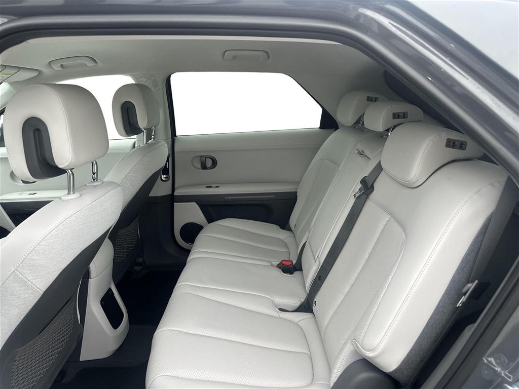 Hyundai Ioniq 5 Electric 84 kWh Ultimate 229HK 5d Aut. - Image 6