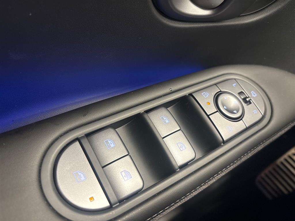 Hyundai Ioniq 5 Electric 84 kWh Ultimate 229HK 5d Aut. - Image 16