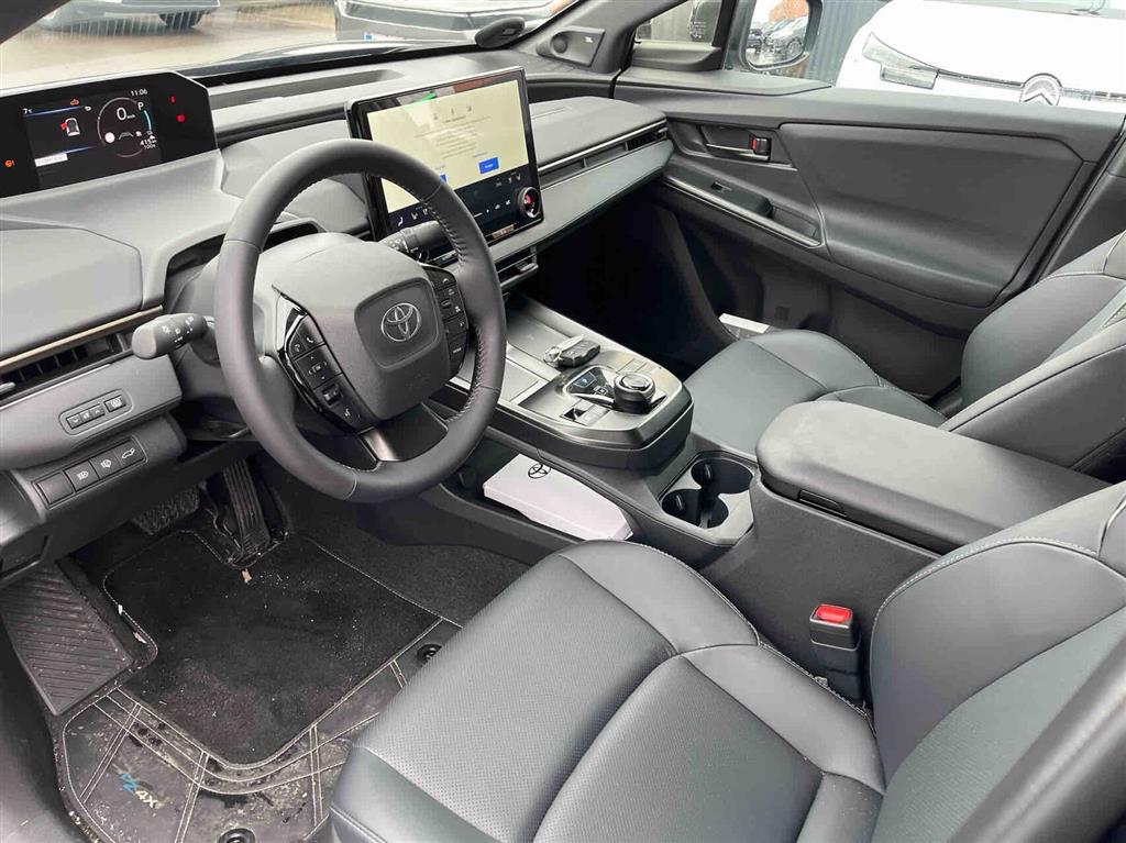 Toyota bZ4X 165 kW (224 hk) aut. gear Executive - Image 9