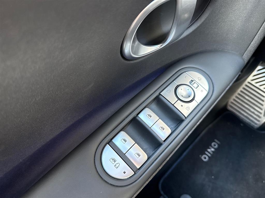 Hyundai Ioniq 5 Electric 77,4 kWh Ultimate 4WD 325HK 5d Aut. - Image 16