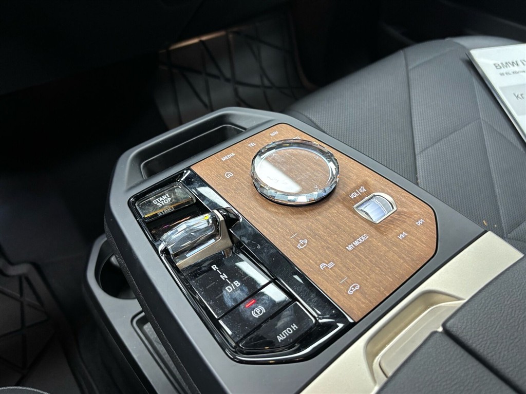 BMW iX 50 EL XDrive 523HK 5d Aut. - Image 23