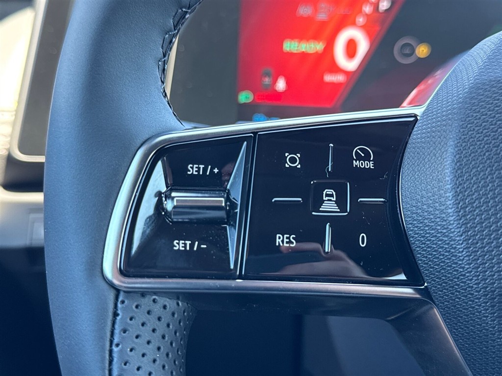 Renault Mégane E-TECH Iconic 220HK 5d Aut. - Image 17