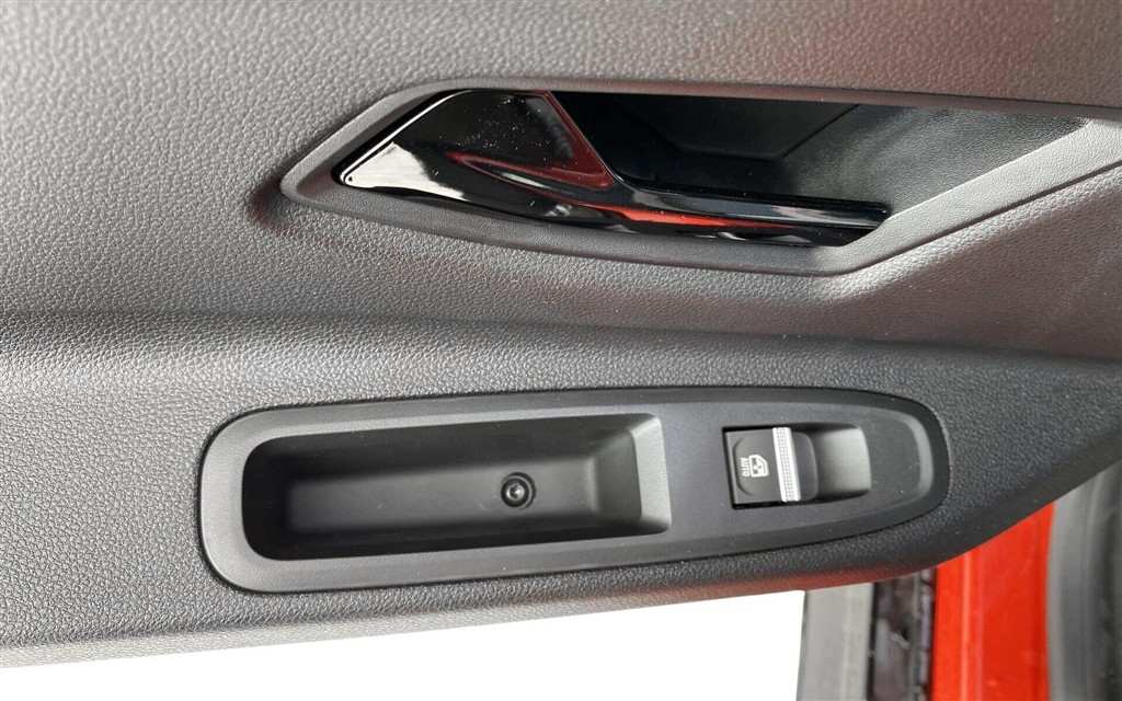 Nissan Micra EL Evolve 52kWh 150HK 5d Aut. - Image 18