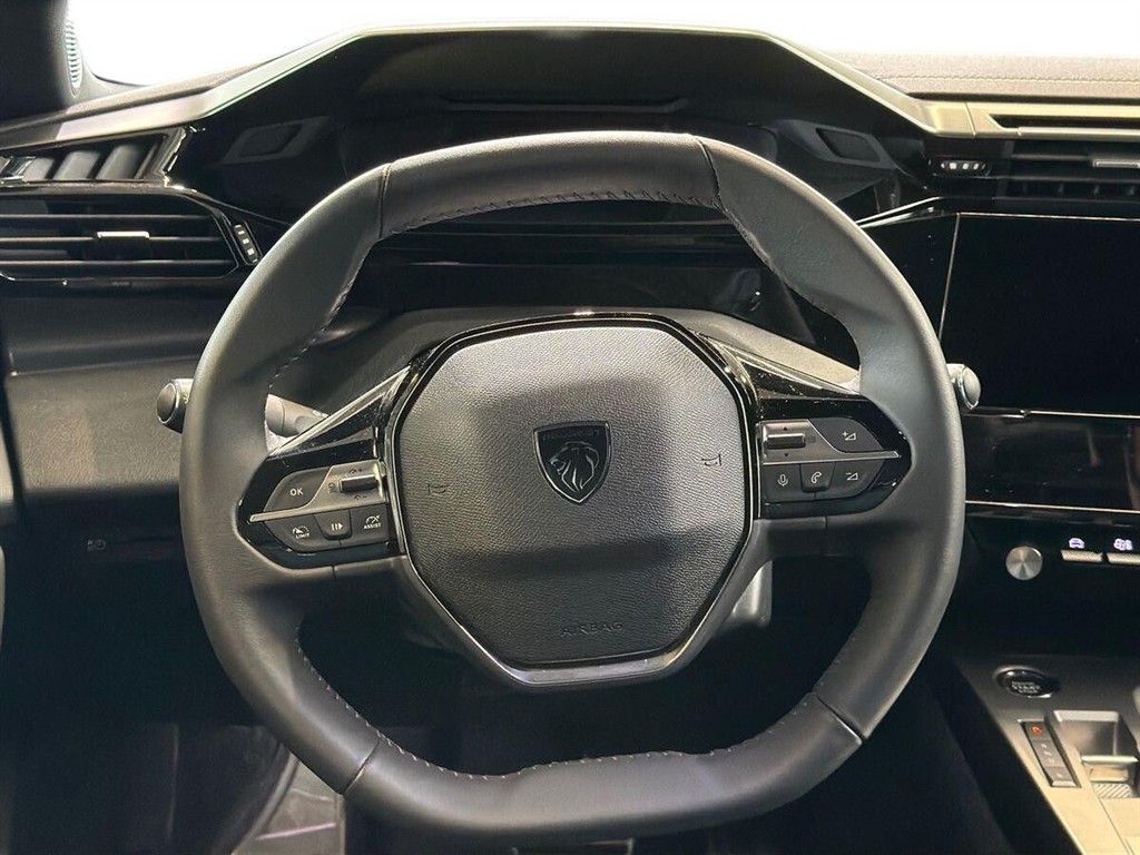 Peugeot e-308 EL First Edition 156HK 5d Aut. - Image 8
