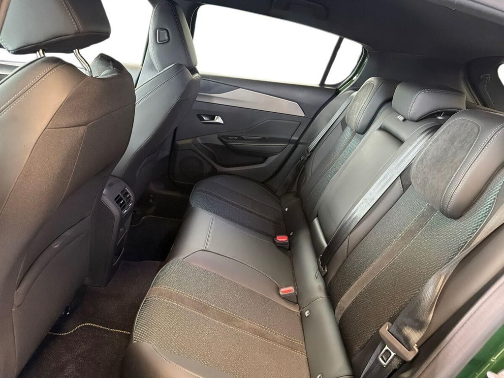Peugeot e-308 EL First Edition 156HK 5d Aut. - Image 9