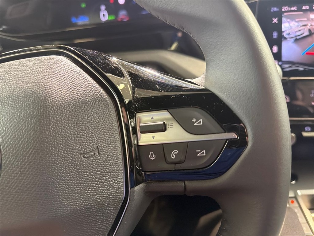 Peugeot e-308 EL First Edition 156HK 5d Aut. - Image 14