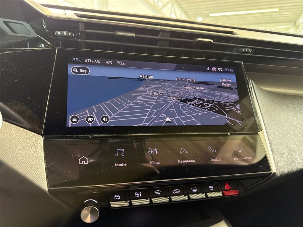 Peugeot e-308 EL First Edition 156HK 5d Aut. - Image 18