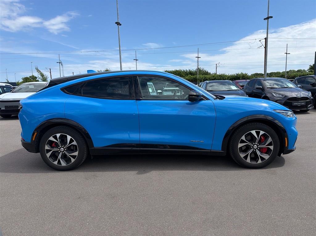 Ford Mustang Mach-E EL UR AWD 351HK 5d Aut. - Image 3
