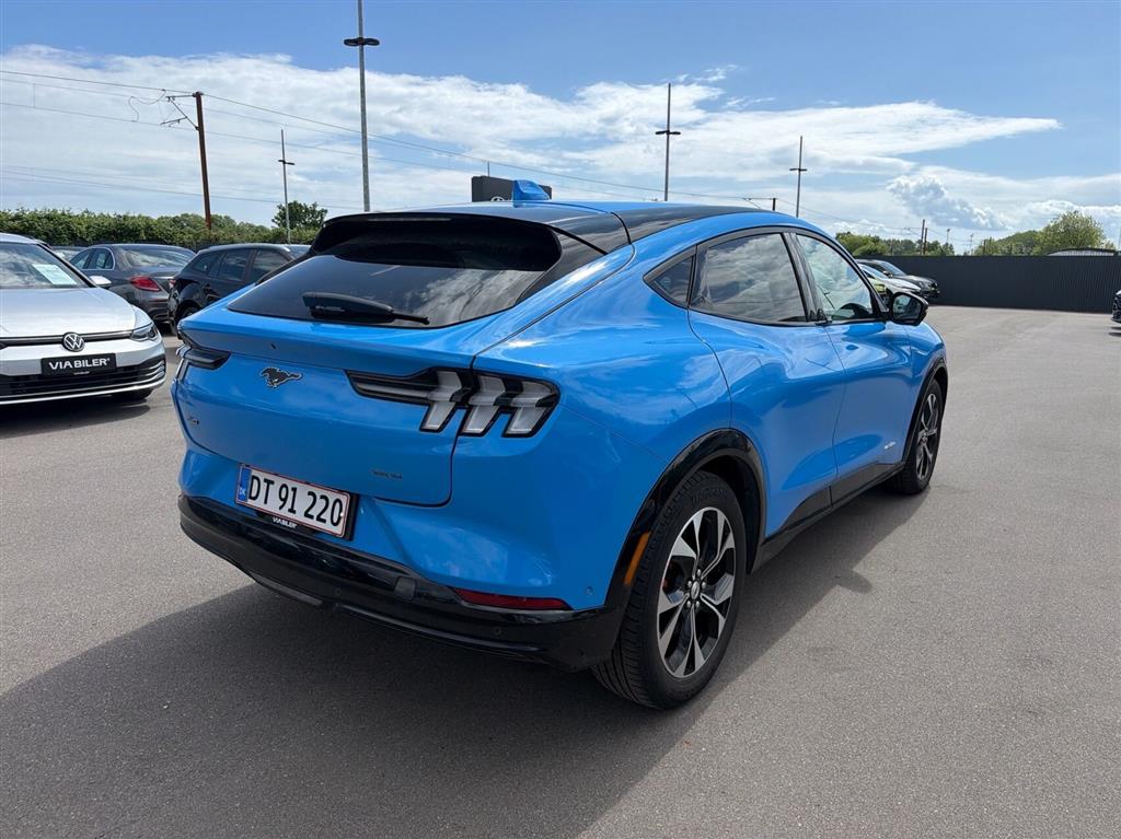 Ford Mustang Mach-E EL UR AWD 351HK 5d Aut. - Image 4