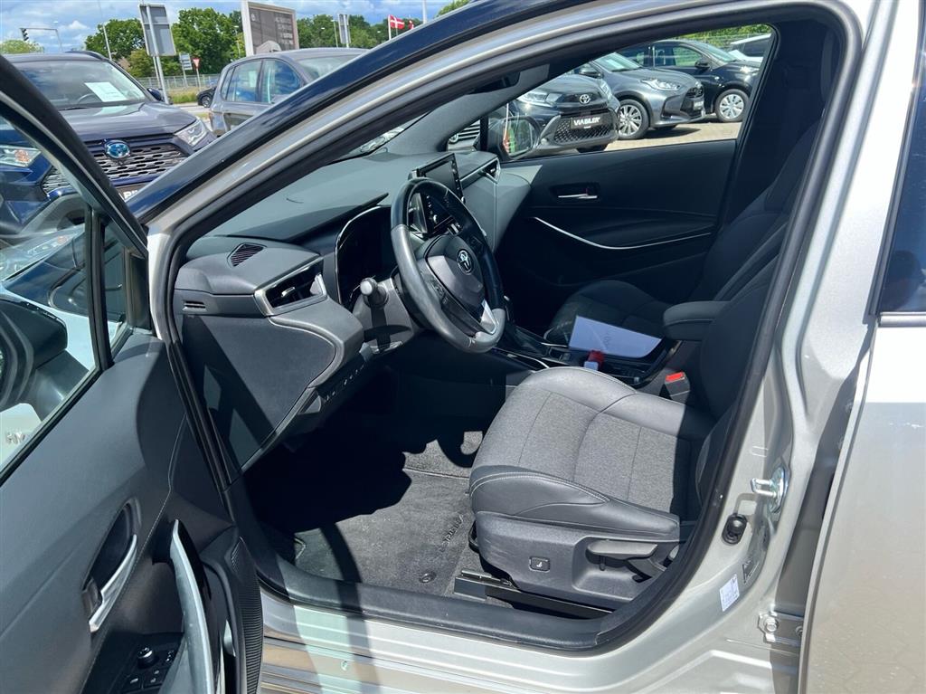 Toyota Corolla Touring Sports 1,8 Hybrid H3 Premium E-CVT 122HK Stc Trinl. Gear - Image 8