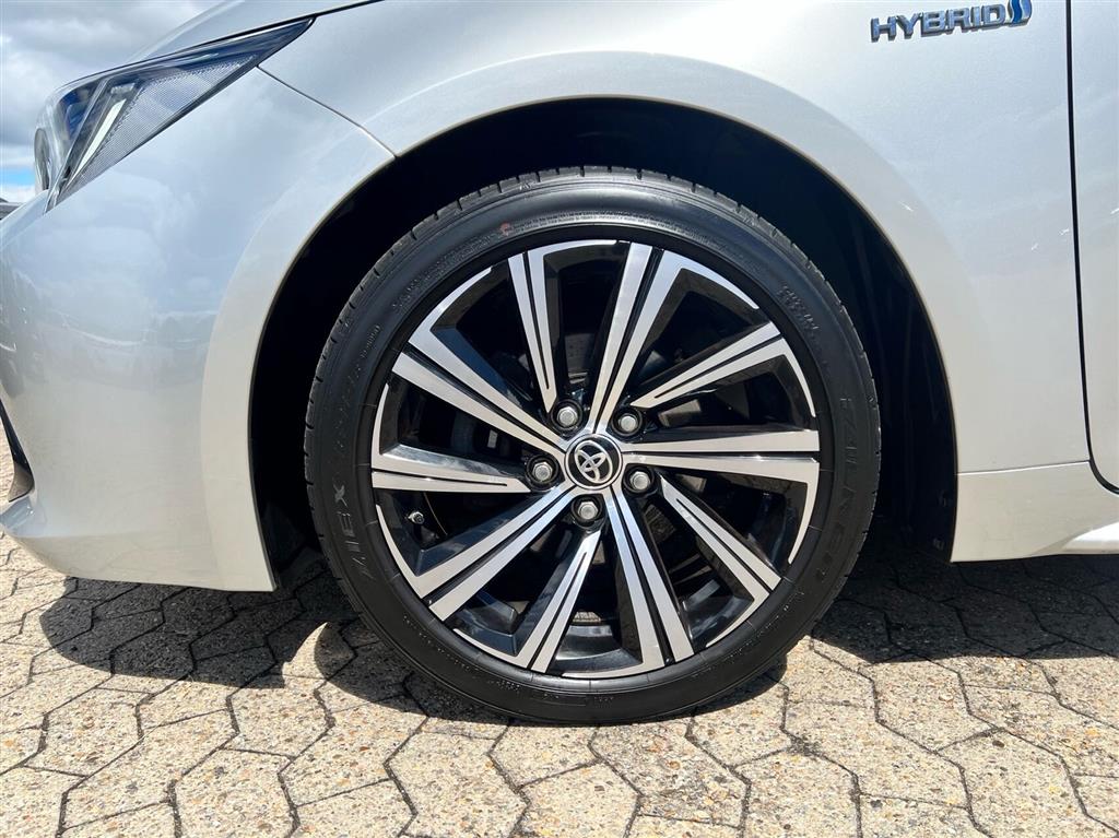Toyota Corolla Touring Sports 1,8 Hybrid H3 Premium E-CVT 122HK Stc Trinl. Gear - Image 14