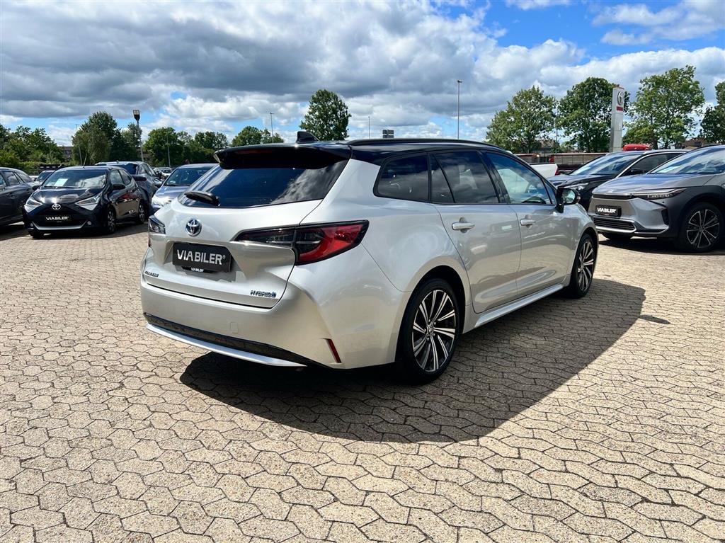 Toyota Corolla Touring Sports 1,8 Hybrid H3 Premium E-CVT 122HK Stc Trinl. Gear - Image 4