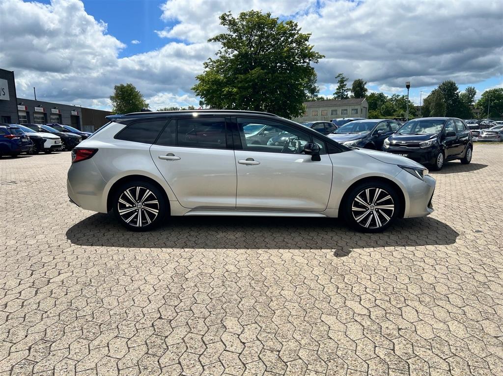 Toyota Corolla Touring Sports 1,8 Hybrid H3 Premium E-CVT 122HK Stc Trinl. Gear - Image 5