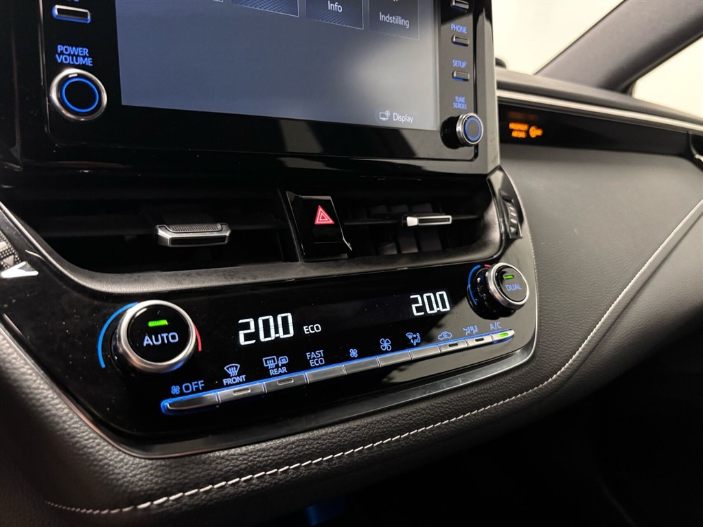 Toyota Corolla Touring Sports 1,8 Hybrid Active Smart E-CVT 122HK Stc Trinl. Gear - Image 17