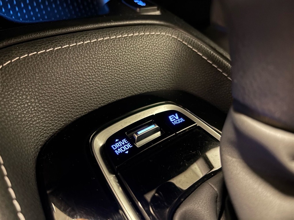 Toyota Corolla Touring Sports 1,8 Hybrid Active Smart E-CVT 122HK Stc Trinl. Gear - Image 19