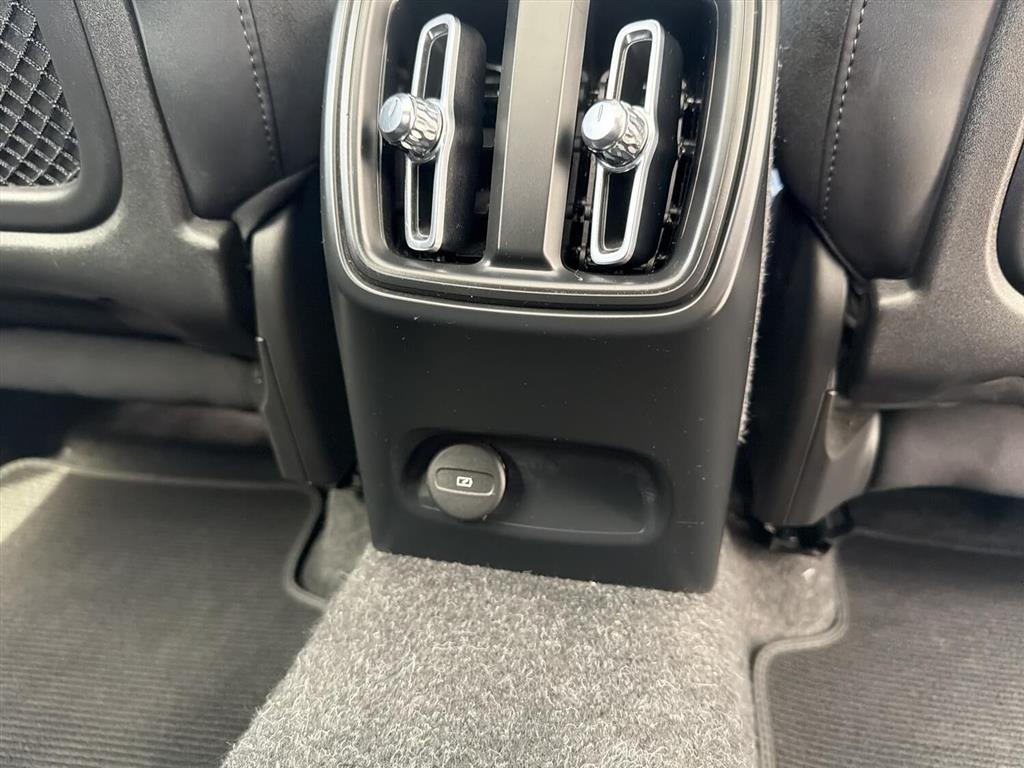 Volvo C40 Recharge Extended Range Plus 252HK 5d Aut. - Image 16