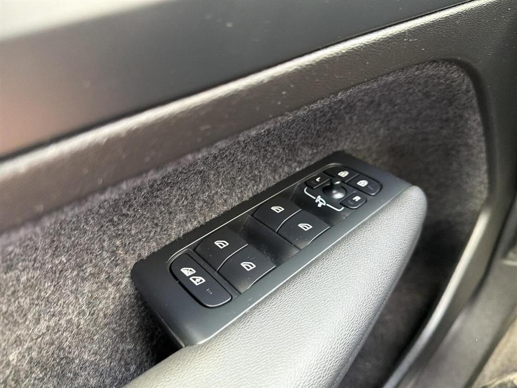 Volvo C40 Recharge Extended Range Plus 252HK 5d Aut. - Image 25