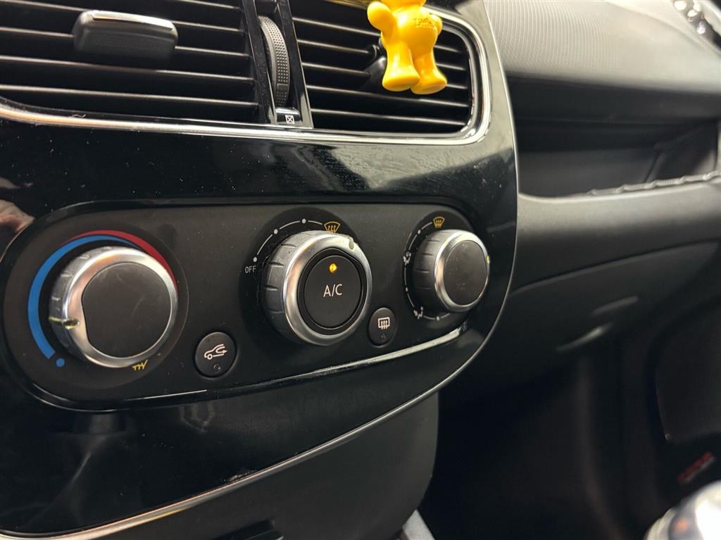Renault Clio Sport Tourer 0,9 Energy TCe Zen 90HK Stc - Image 15