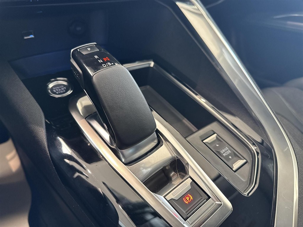 Peugeot 3008 1,6 PureTech Plugin-hybrid First Selection EAT8 225HK 5d 8g Aut. - Image 15