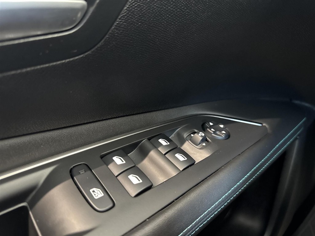 Peugeot 3008 1,6 PureTech Plugin-hybrid First Selection EAT8 225HK 5d 8g Aut. - Image 16