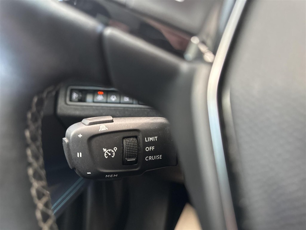 Peugeot 3008 1,6 PureTech Plugin-hybrid First Selection EAT8 225HK 5d 8g Aut. - Image 17