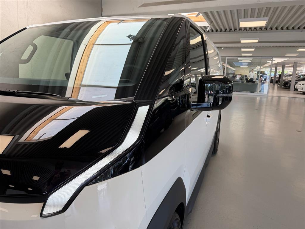 Kia PV5 Cargo L2H1 EL Long Range Work Pro 163HK Van Aut. - Image 8
