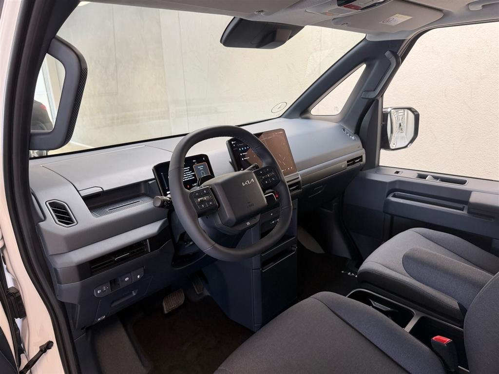 Kia PV5 Cargo L2H1 EL Long Range Work Pro 163HK Van Aut. - Image 17