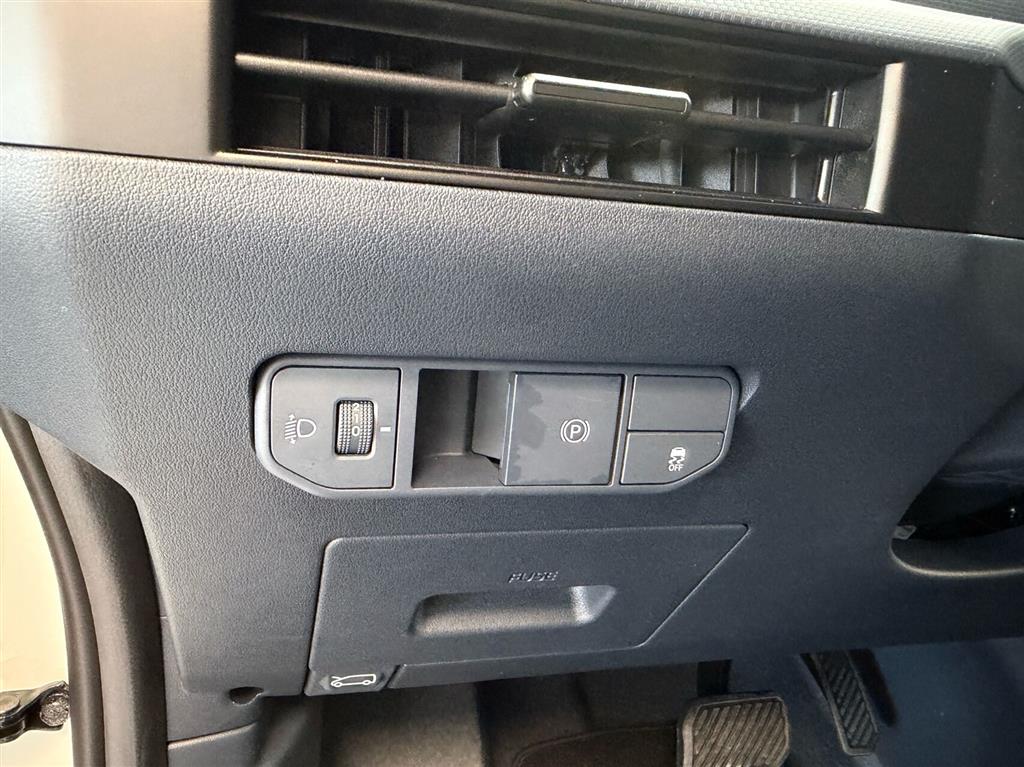 Kia PV5 Cargo L2H1 EL Long Range Work Pro 163HK Van Aut. - Image 26