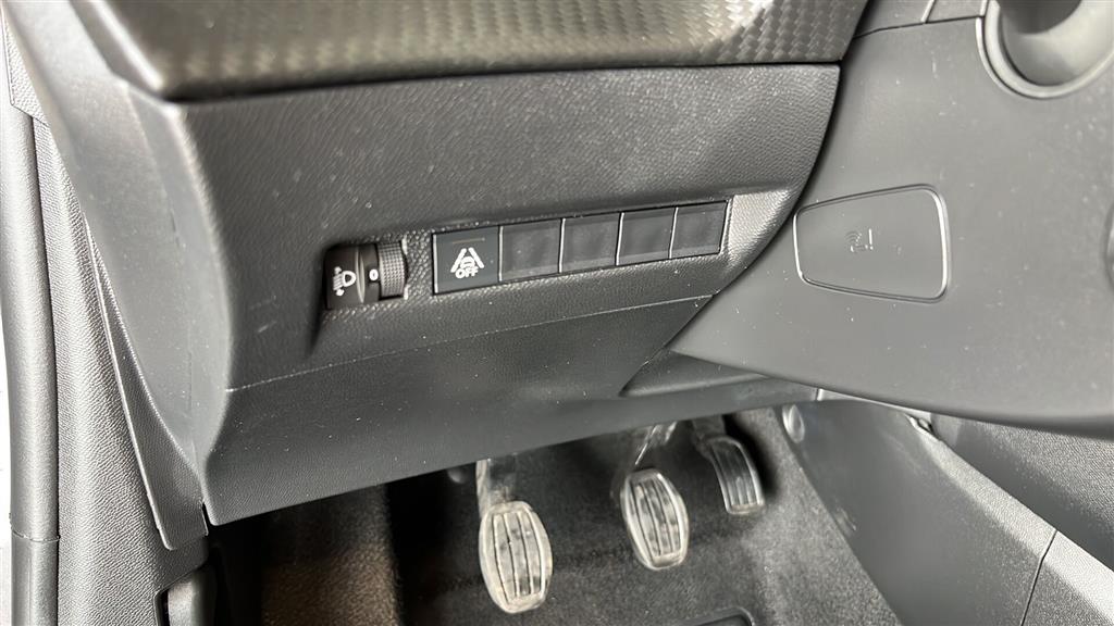 Peugeot 208 1,2 PureTech Allure 100HK 5d 6g - Image 12