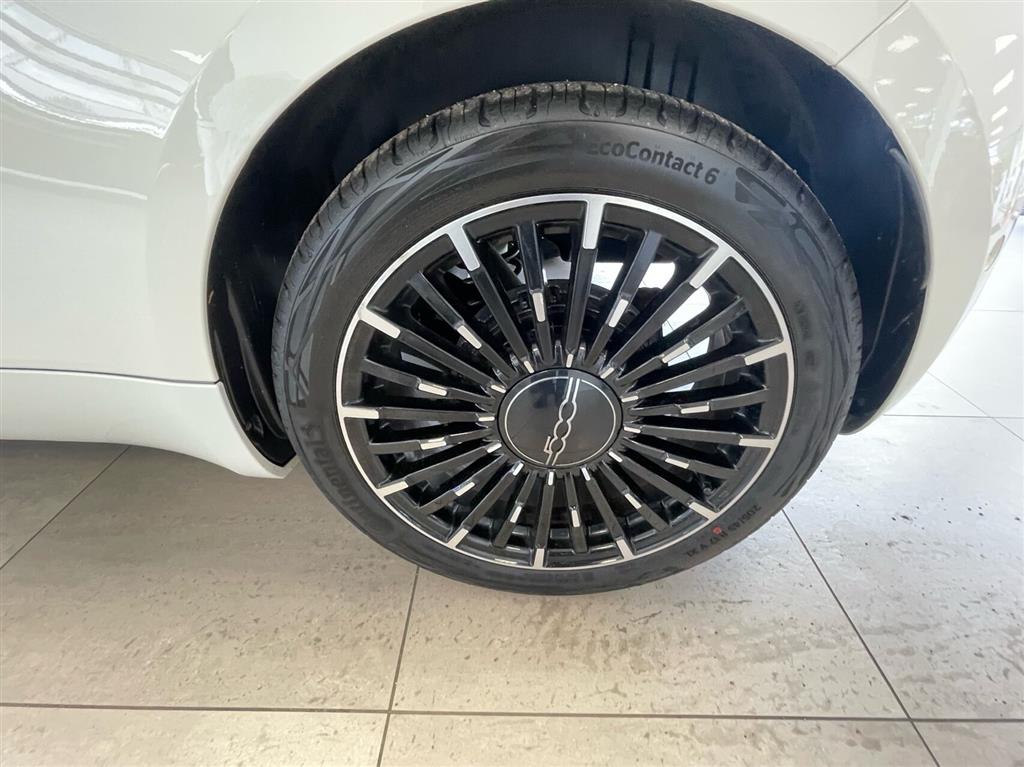 Fiat 500e 3+1 EL La Prima By Bocelli 118HK 4d Aut. - Image 20