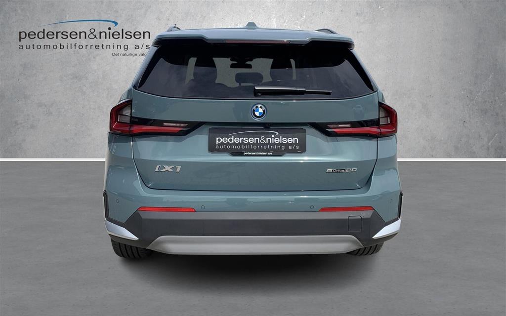 BMW iX1 eDrive20 EL xLine 204HK 5d Aut. - Image 4