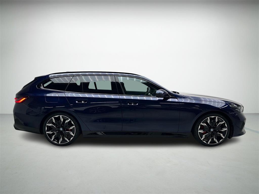BMW i5 eDrive40 Touring EL Fully Charged 340HK Stc Aut. - Image 6