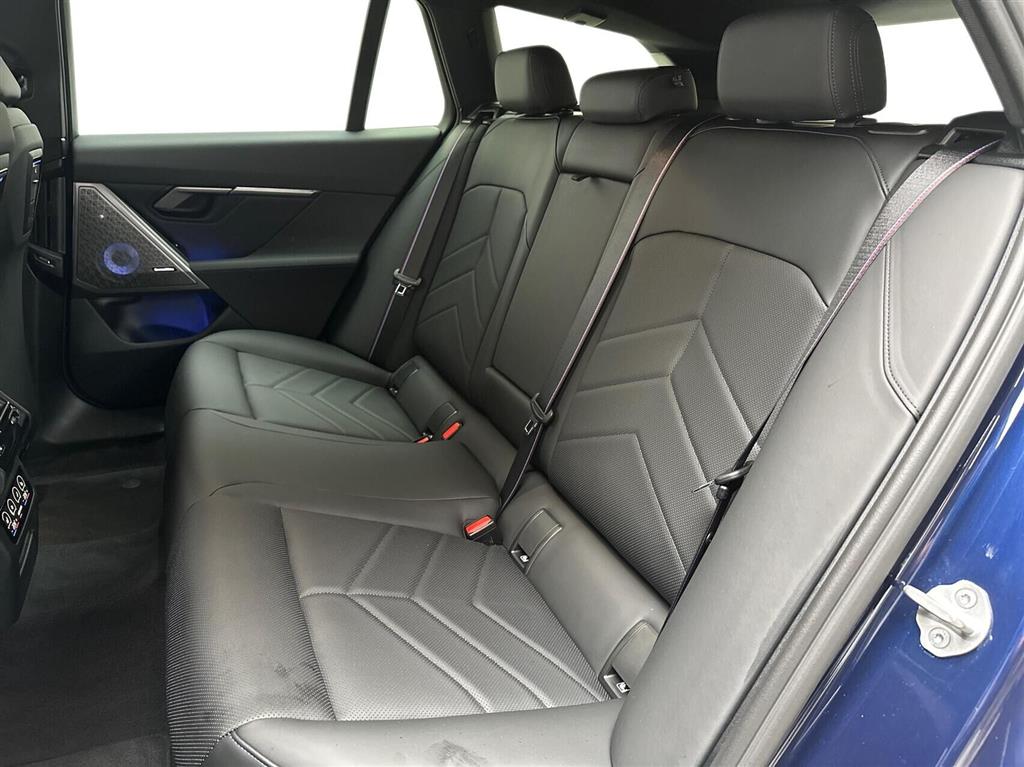 BMW i5 eDrive40 Touring EL Fully Charged 340HK Stc Aut. - Image 13