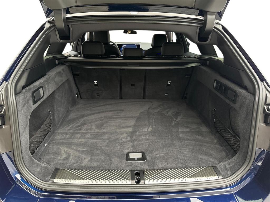 BMW i5 eDrive40 Touring EL Fully Charged 340HK Stc Aut. - Image 14
