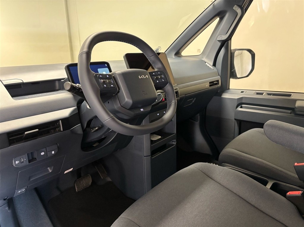 Kia PV5 Cargo L2H1 EL Long Range Work Pro 163HK Van Aut. - Image 7