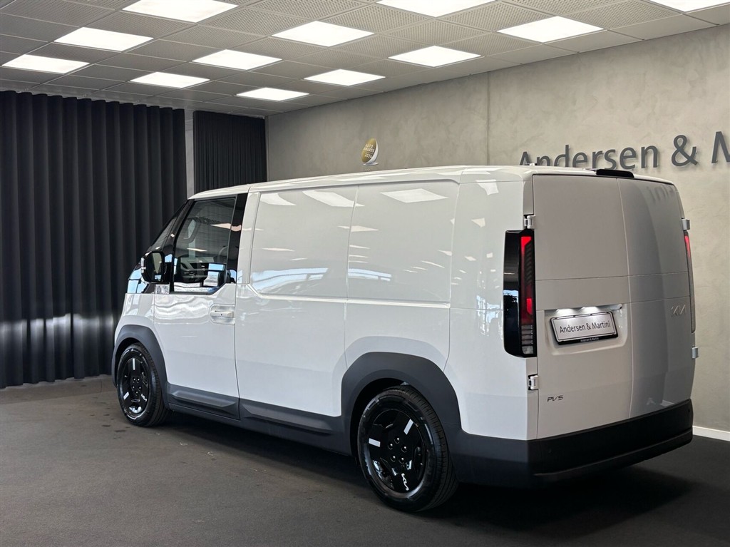 Kia PV5 Cargo L2H1 EL Long Range Work Pro 163HK Van Aut. - Image 3